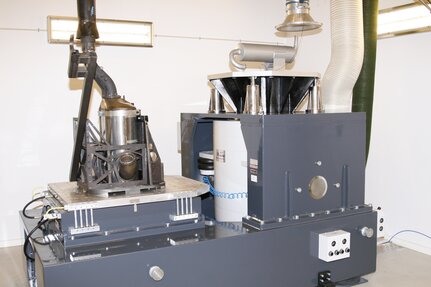 The Dinex Test Center has an ETS electrodynamic shaker